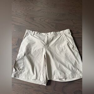 Columbia PFG Omni-Shade Men’s Fisherman Shorts Tan Sz 38 Outdoorsman Venting